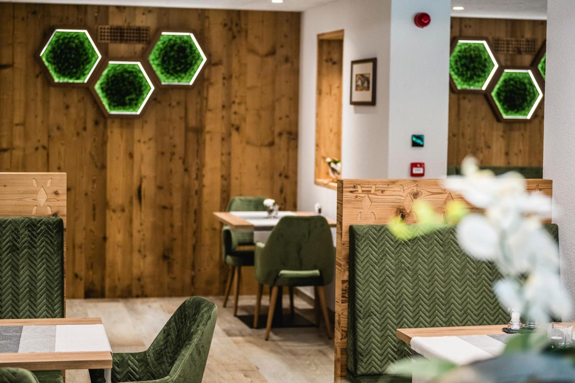 Hotel Vernel Santa Cristina Val Gardena Eksteriør bilde
